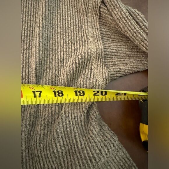 Mystree High Neck Tiered Ruffle Bottom Sweater Size L - Picture 7 of 11